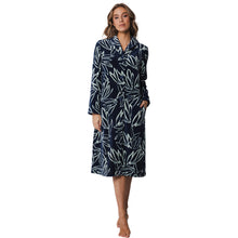 Load image into Gallery viewer, PASTUNETTE &lt;BR&gt;
Bathrobe &lt;BR&gt;
Navy &lt;BR&gt;
