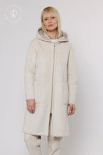 Load image into Gallery viewer, RINO &amp; PELLE &lt;BR&gt;
Ova reversible coat &lt;BR&gt;
Birch &lt;BR&gt;
