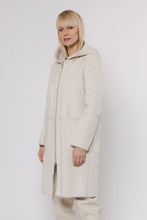 Load image into Gallery viewer, RINO &amp; PELLE &lt;BR&gt;
Ova reversible coat &lt;BR&gt;
Birch &lt;BR&gt;
