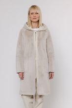 Load image into Gallery viewer, RINO &amp; PELLE &lt;BR&gt;
Ova reversible coat &lt;BR&gt;
Birch &lt;BR&gt;
