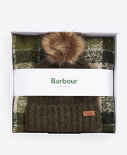 Load image into Gallery viewer, BARBOUR &lt;BR&gt;
Saltburn Hat Boxed Hat &amp; Scarf Set &lt;BR&gt;
Green &lt;BR&gt;
