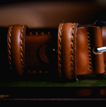 Load image into Gallery viewer, IBEX LEATHER OXFORD&lt;BR&gt;
Leather Belt&lt;BR&gt;
Black/Brown&lt;BR&gt;
