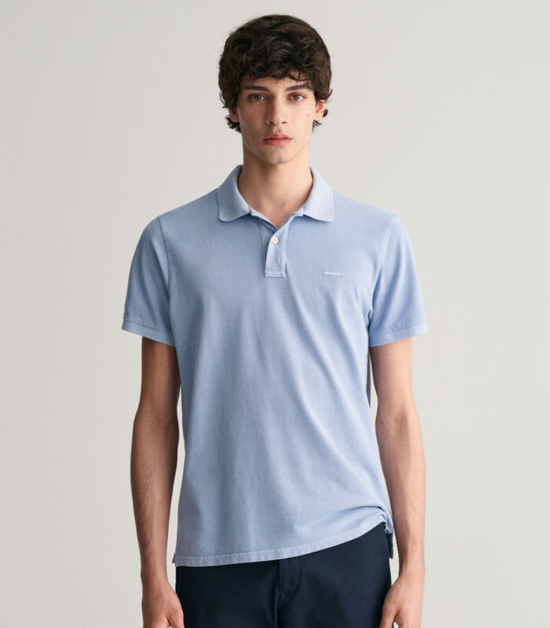 GANT<BR>
Sunfaded Short Sleeve Rugger Pique Polo Shirt<BR>
Peachy Pink/ 423 / 474<BR>