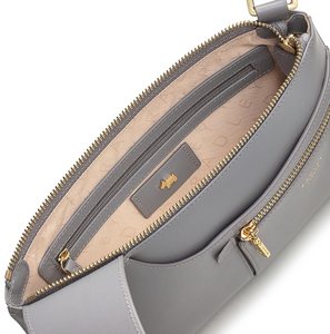 RADLEY LONDON<BR>
Pockets Leather Icon Crossbody Bag<BR>
Cloud<BR>