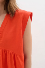 Load image into Gallery viewer, INWEAR&lt;BR&gt;
Ellie Linen V Top Blouse&lt;BR&gt;
Tomato&lt;BR&gt;
