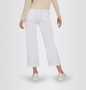 MAC<BR>
Modern Straight Leg Summery Lightweight Denim Culotte<BR>
White<BR>