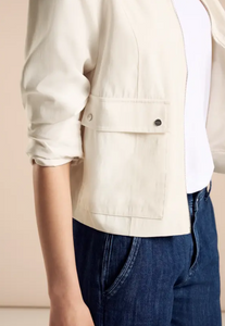 STREET ONE<BR>
Light Jacket<BR>
White<BR>