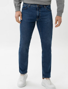 BRAX<BR>
Cadiz Straight Regular Jeans<BR>
Denim<BR>