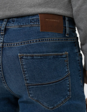 Load image into Gallery viewer, BRAX&lt;BR&gt;
Cadiz Straight Regular Jeans&lt;BR&gt;
Denim&lt;BR&gt;
