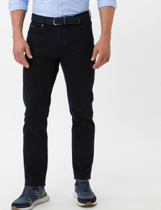 BRAX<BR>
Cadiz Straight Regular Jeans<BR>
Denim<BR>