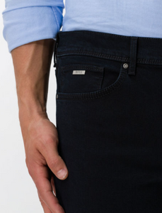 BRAX<BR>
Cadiz Straight Regular Jeans<BR>
Denim<BR>