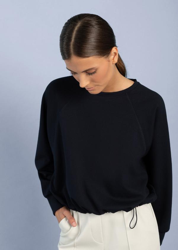 MORE AND MORE<BR>
Sweat Shirt<BR>
Navy<BR>