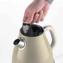 Load image into Gallery viewer, BLUESTEM GROUP&lt;BR&gt;
Ariete Vintage 1.7L Kettle&lt;BR&gt;
Cream&lt;BR&gt;
