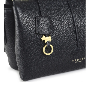 RADLEY LONDON<BR>
Hillgate Place Chain Ziptop Crossbody Bag<BR>
Black<BR>