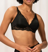 Load image into Gallery viewer, TRIUMPH&lt;BR&gt;
Amourette Charm Bralette&lt;BR&gt;
White, Black&lt;BR&gt;
