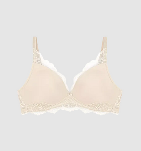 TRIUMPH<BR>
Amourette Charm Bralette<BR>
White, Black<BR>