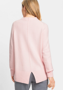 OLSEN<BR>
Long Sleeve Funnel Neck Pullover<BR>
Pink<BR>