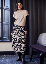 Load image into Gallery viewer, PERUZZI&lt;BR&gt;
Jacquard Print Skirt&lt;BR&gt;
Black/Sand&lt;BR&gt;
