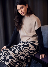 Load image into Gallery viewer, PERUZZI&lt;BR&gt;
Jacquard Print Skirt&lt;BR&gt;
Black/Sand&lt;BR&gt;
