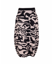 Load image into Gallery viewer, PERUZZI&lt;BR&gt;
Jacquard Print Skirt&lt;BR&gt;
Black/Sand&lt;BR&gt;
