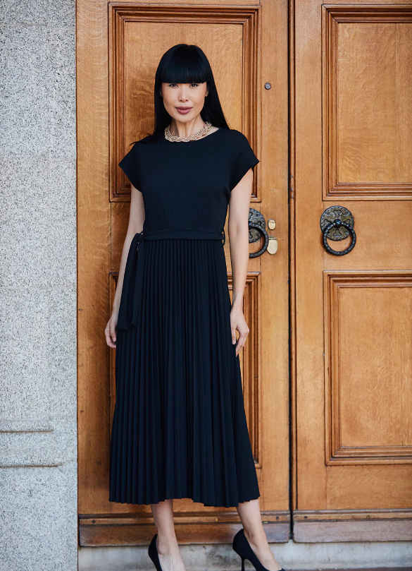 PERUZZI<BR>
Pleat Dress<BR>
Black<BR>