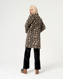 SURKANA<BR>
Oversized Double Breasted Jacquard Coat<BR>
Black<BR>