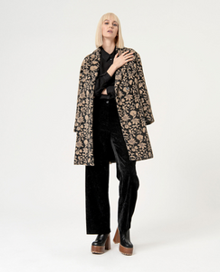 SURKANA<BR>
Oversized Double Breasted Jacquard Coat<BR>
Black<BR>