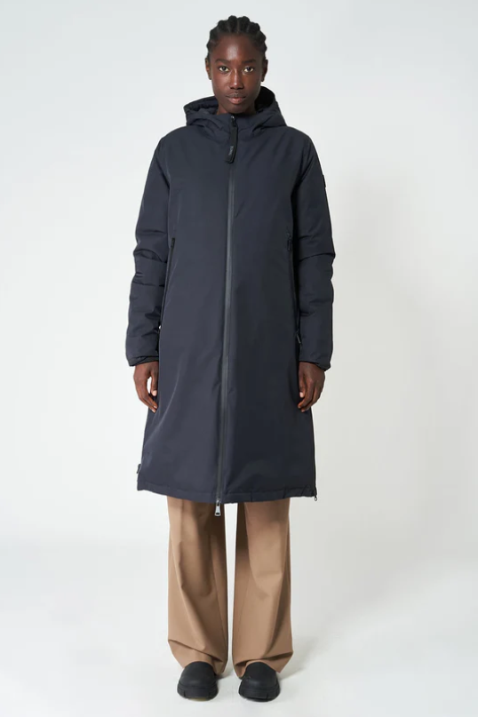 TANTA<BR>
Cher Outer Rain Jacket<BR>
Navy<BR>