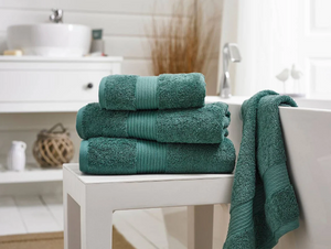 DEYONGS <BR>
Bliss 650 gram Pima Cotton Towel <BR>
Variety of colours <BR>