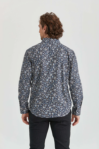 ERLA OF SWEDEN<BR>
Floral Pattern Long Sleeve Shirt<BR>
Blue<BR>