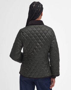 BARBOUR<BR>
Beadnell Fitted Quilt<BR>
Sage<BR>