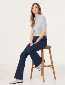 GERRY WEBER<BR>
Marlie Trousers<BR>
Navy<BR>