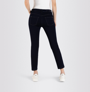 MAC <BR>
Dream Chic Jeans <BR>
Denim<BR>