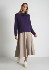 MORE AND MORE<BR>
Turtle Neck Knit Jumper<BR>
Purple<BR>