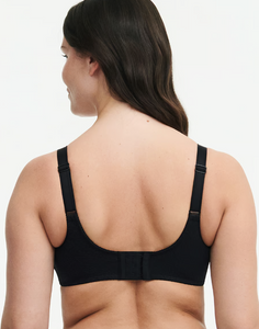 CHANTELLE <BR>
Seamless Molded Underwire Bra <BR>
Skin <BR>