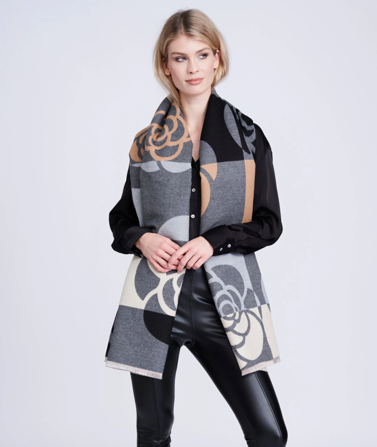 PIA ROSSINI<BR>
Eden Scarf Oversized Floral Motif<BR>
Silver/Camel