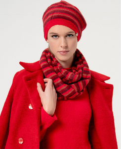 SURKANA<BR>
Striped Fur Collar Snood<BR>
Red<BR>