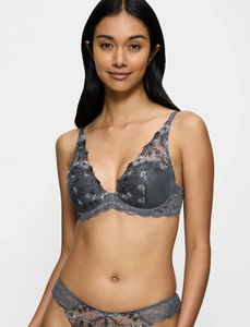 TRIUMPH<BR>
Sensual Spotlight Wired Padded Bra<BR>
Grey<BR>