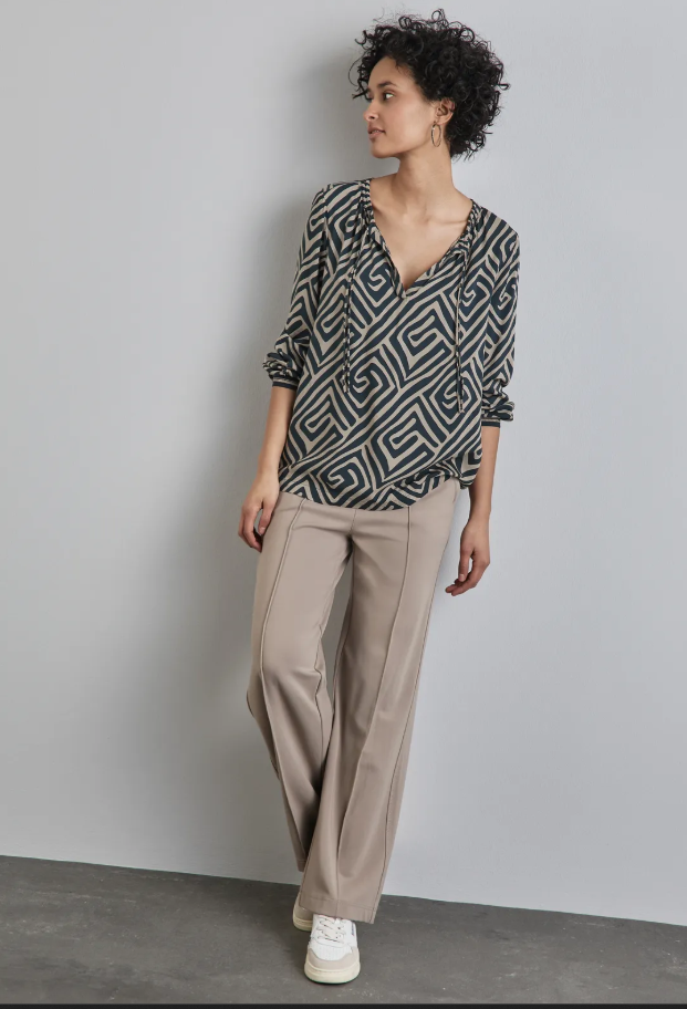 STREET ONE<BR>
Tunic Blouse with Gathered Neckline<BR>
Green/Sand<BR>