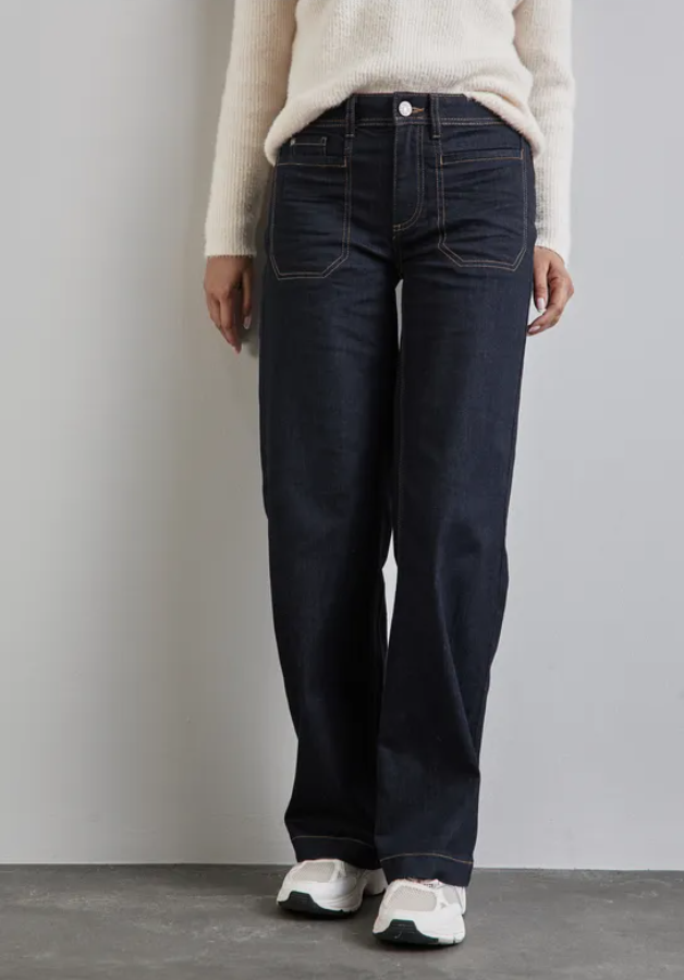 STREET ONE<BR>
Wide Casual Jeans<BR>
Denim<BR>