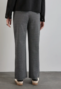 STREET ONE<BR>
Jacquard Trousers<BR>
Black<BR>