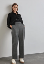 Load image into Gallery viewer, STREET ONE&lt;BR&gt;
Jacquard Trousers&lt;BR&gt;
Black&lt;BR&gt;
