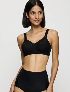 TRIUMPH <BR>
Doreen Non Wire Bra <BR>