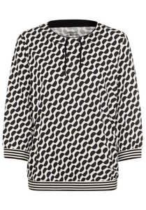 OLSEN<BR>
Geo Print Tee<BR>
Black/White<BR>