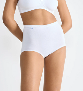 TRIUMPH<BR>
Sloggi Max Knickers Basic+<BR>
White, Skin<BR>