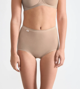 TRIUMPH<BR>
Sloggi Max Knickers Basic+<BR>
White, Skin<BR>