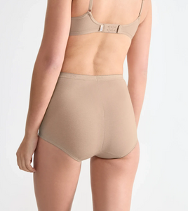 TRIUMPH<BR>
Sloggi Max Knickers Basic+<BR>
White, Skin<BR>