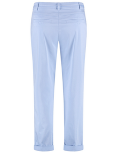 GERRY WEBER<BR>
7/8 Length Kessy Trousers<BR>
Blue, White<BR>